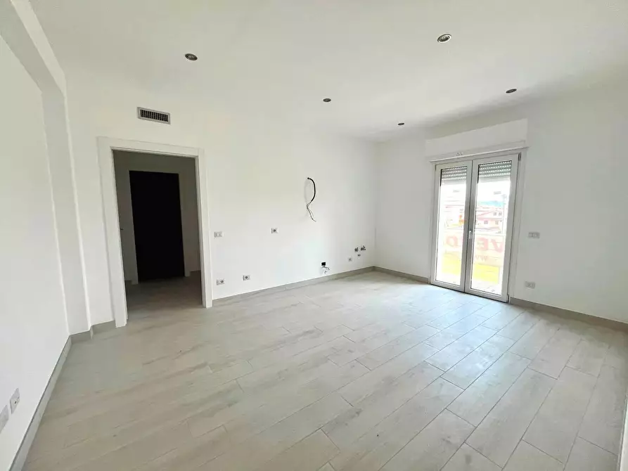 Immagine 4 di Appartamento in vendita  in Via Domenico Guerrazzi, 54 a Guidonia Montecelio