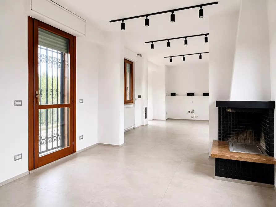Immagine 4 di Appartamento in vendita  in Via Padre Massaruti, 304 a Roma