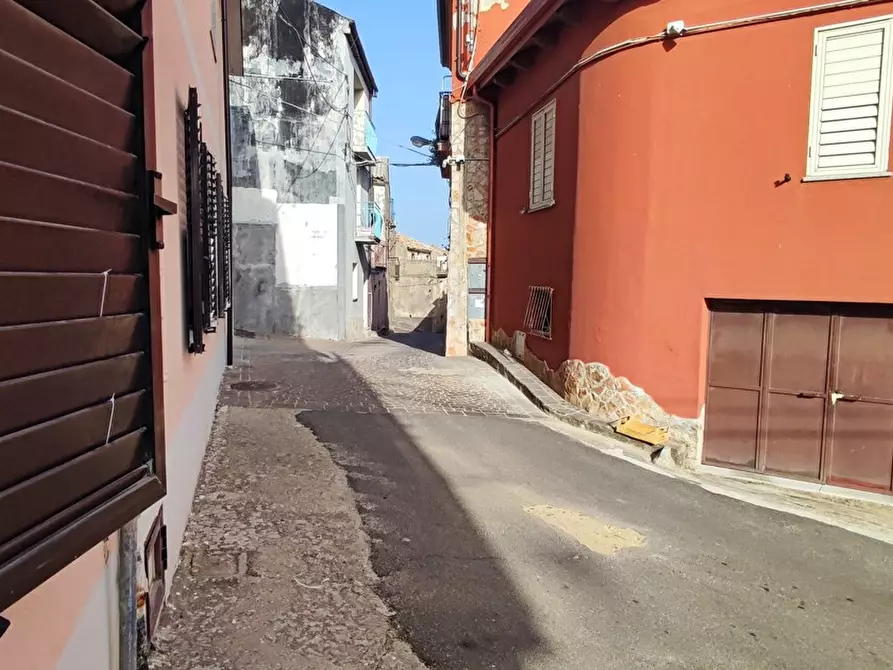 Immagine 21 di Appartamento in vendita  in Via BRACONI, 4 a Girifalco