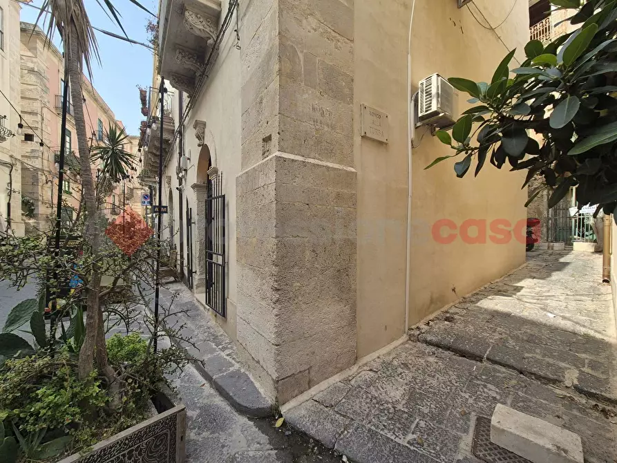 Immagine 10 di Attività commerciale in vendita  in Via Roma, 93 a Siracusa