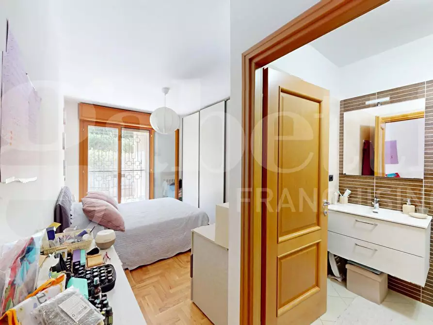 Immagine 25 di Appartamento in vendita  in Via Riva Ligure, 44 a Roma