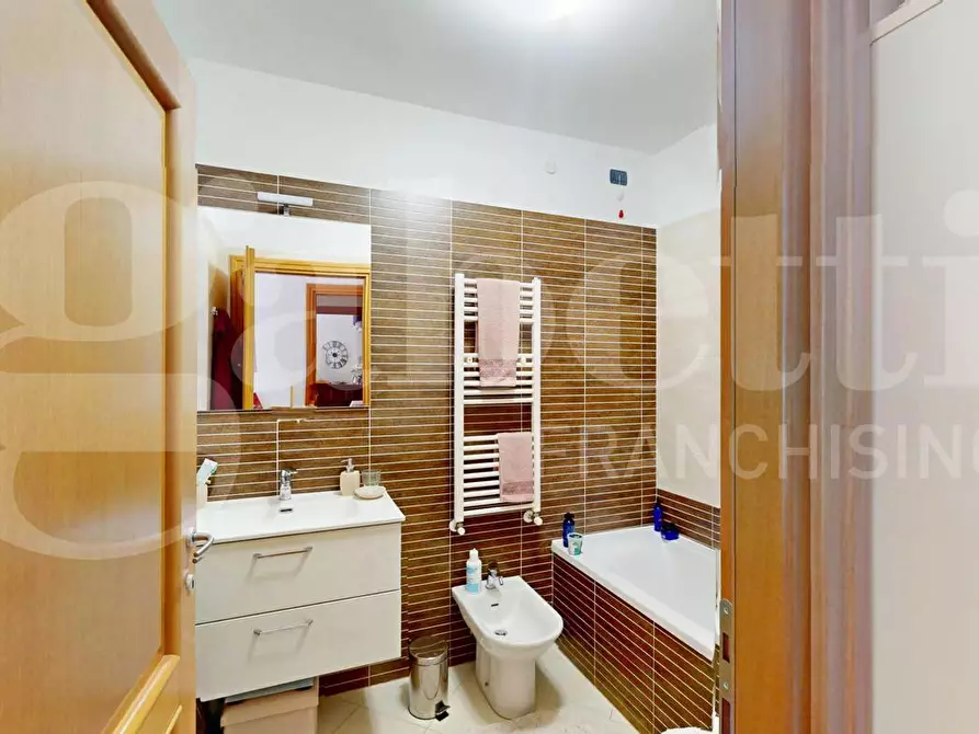 Immagine 26 di Appartamento in vendita  in Via Riva Ligure, 44 a Roma