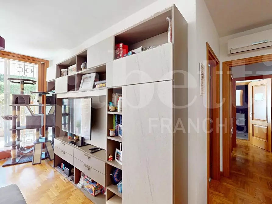 Immagine 11 di Appartamento in vendita  in Via Riva Ligure, 44 a Roma
