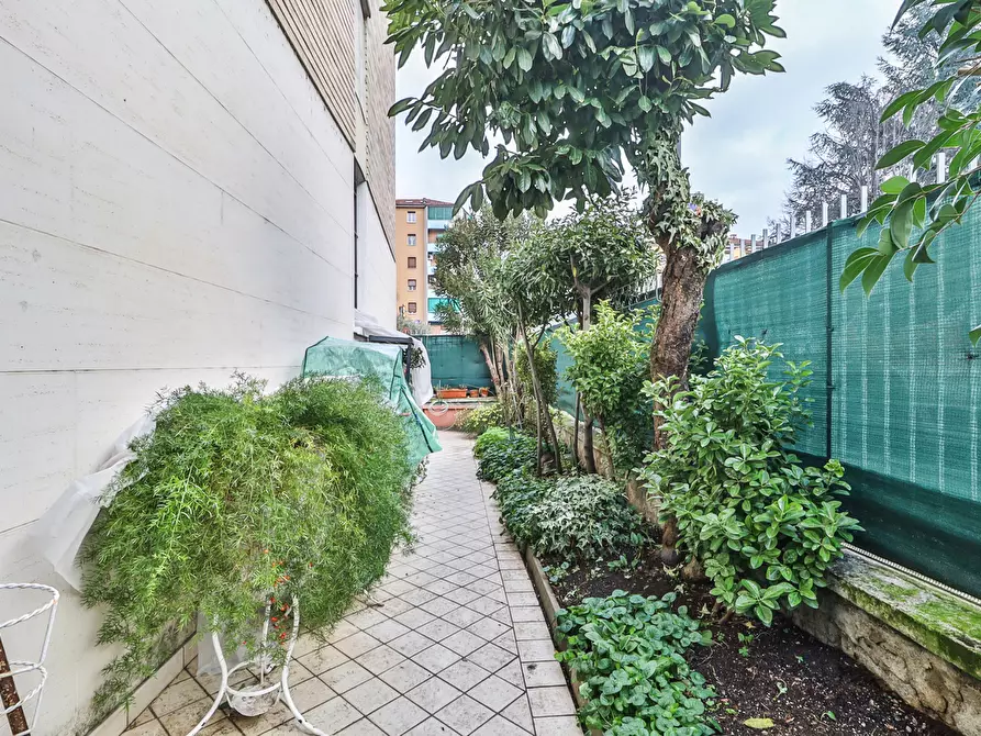 Immagine 1 di Appartamento in vendita  in Via BENEDETTO MARCELLO a Bologna
