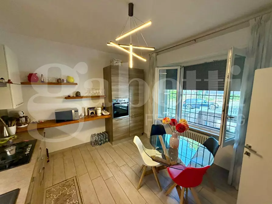 Immagine 10 di Casa bifamiliare in vendita  in Via MARIO ANGELONI, 1 a Torgiano