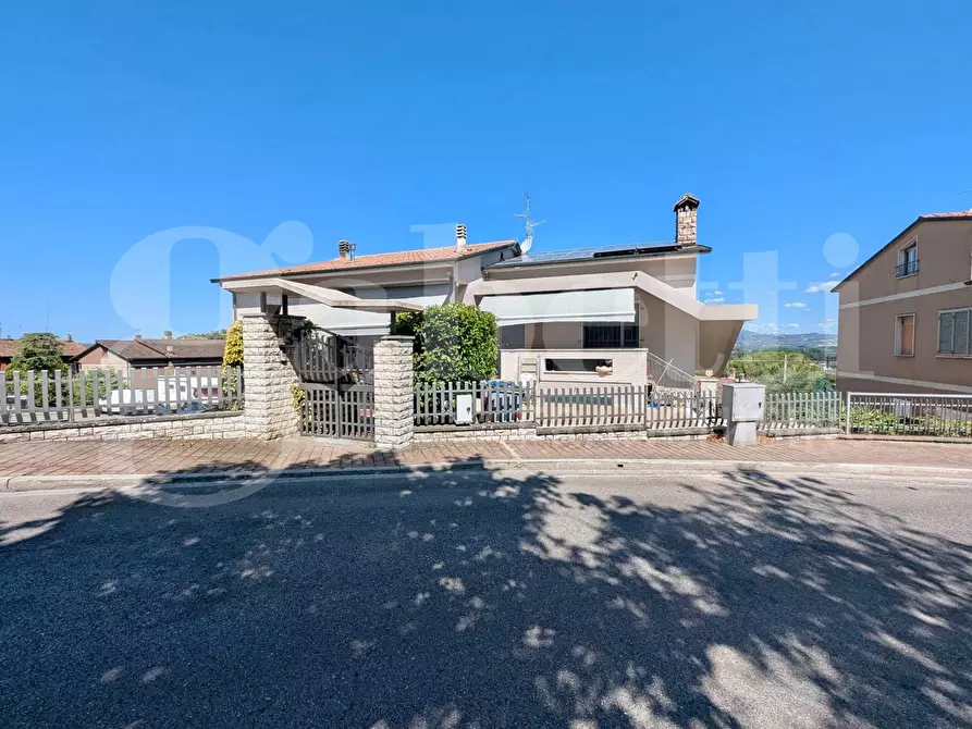 Immagine 31 di Casa bifamiliare in vendita  in Via MARIO ANGELONI, 1 a Torgiano