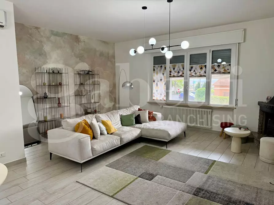 Immagine 5 di Casa bifamiliare in vendita  in Via MARIO ANGELONI, 1 a Torgiano