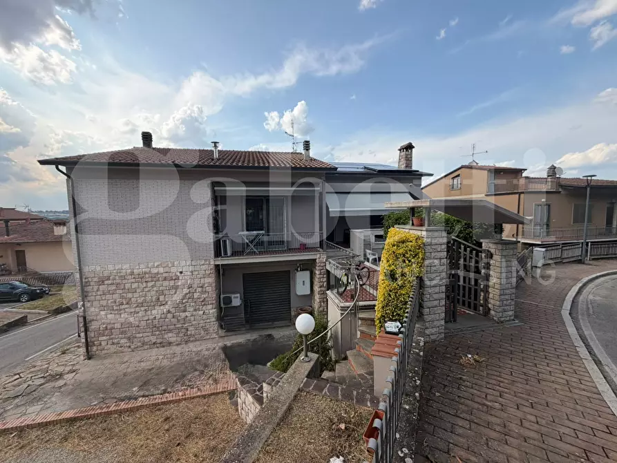 Immagine 41 di Casa bifamiliare in vendita  in Via MARIO ANGELONI, 1 a Torgiano
