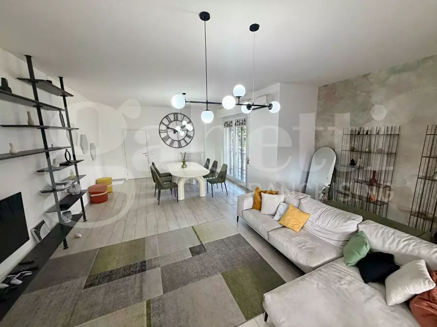 Immagine 3 di Casa bifamiliare in vendita  in Via MARIO ANGELONI, 1 a Torgiano