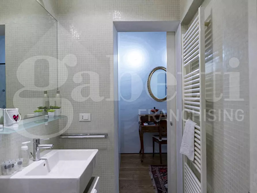 Immagine 13 di Appartamento in vendita  in Strada Nova, . a Venezia