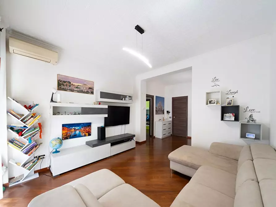 Immagine 5 di Appartamento in vendita  in Via GRIVOLA, 18 a Milano