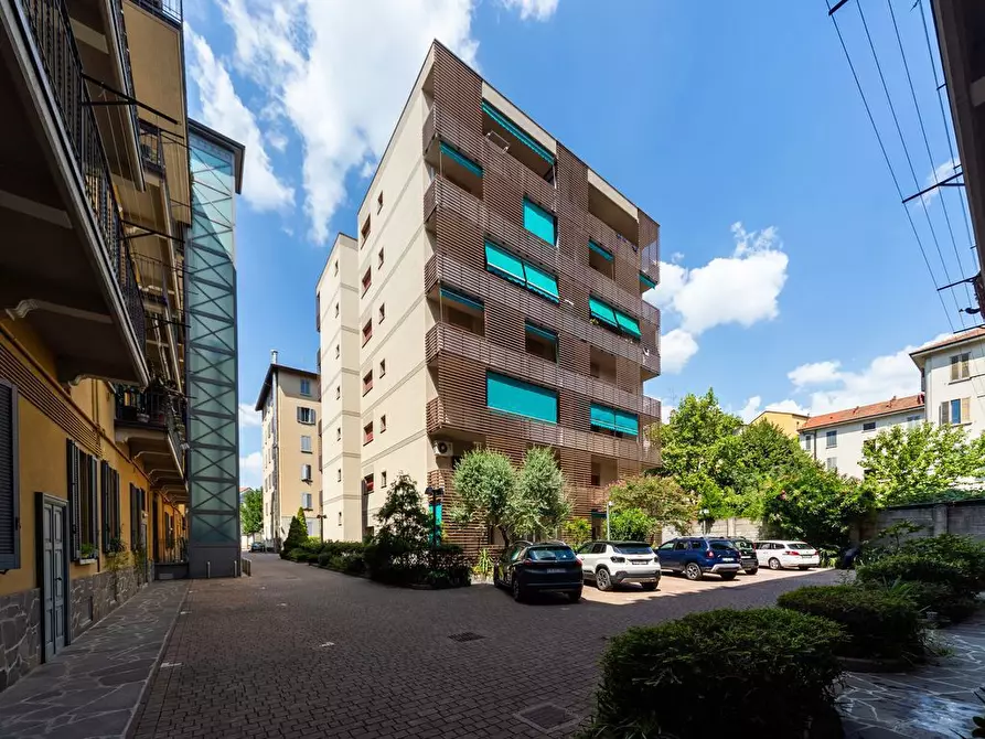 Immagine 41 di Appartamento in vendita  in Via GRIVOLA, 18 a Milano