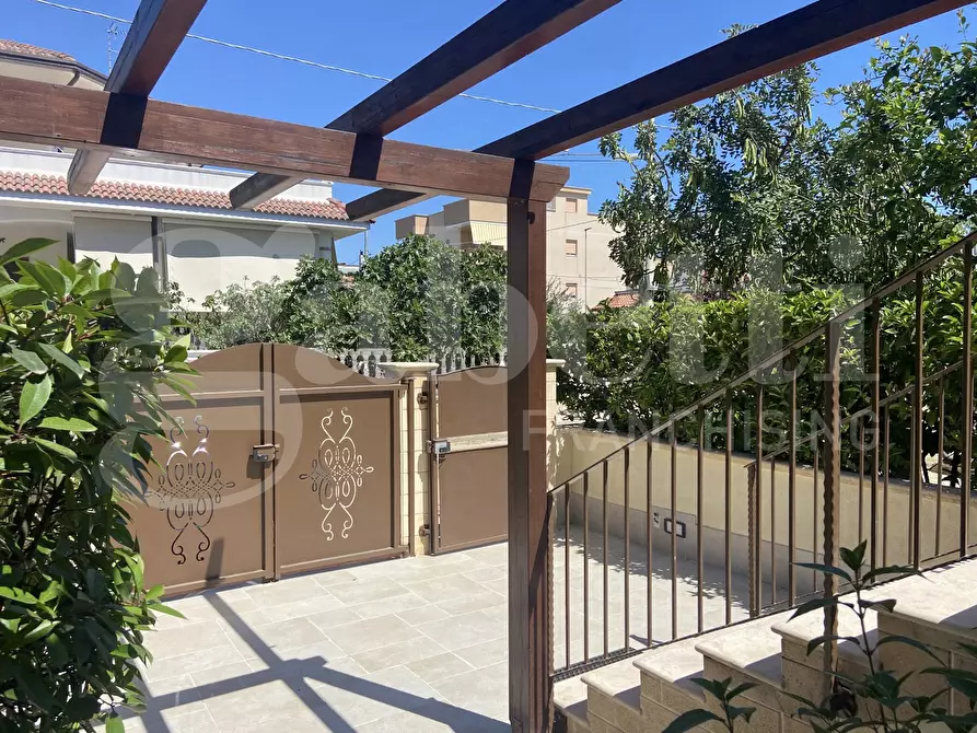 Immagine 4 di Villa in vendita  in Via Rimini, nc a Ginosa