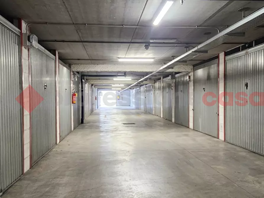 Immagine 8 di Box auto in vendita  in Via Elpidio Prisco, 4 a Roma