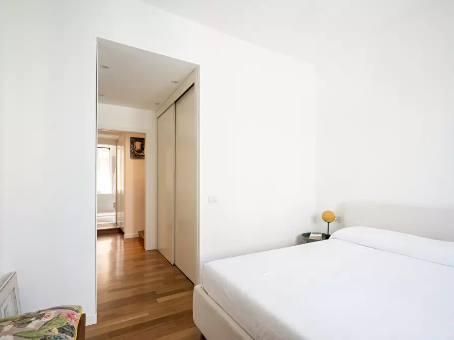 Immagine 11 di Appartamento in vendita  in Via COSTANZA a Milano