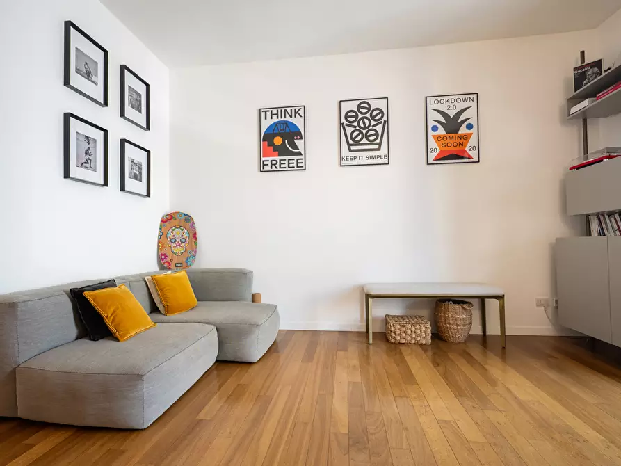 Immagine 5 di Appartamento in vendita  in Via COSTANZA a Milano