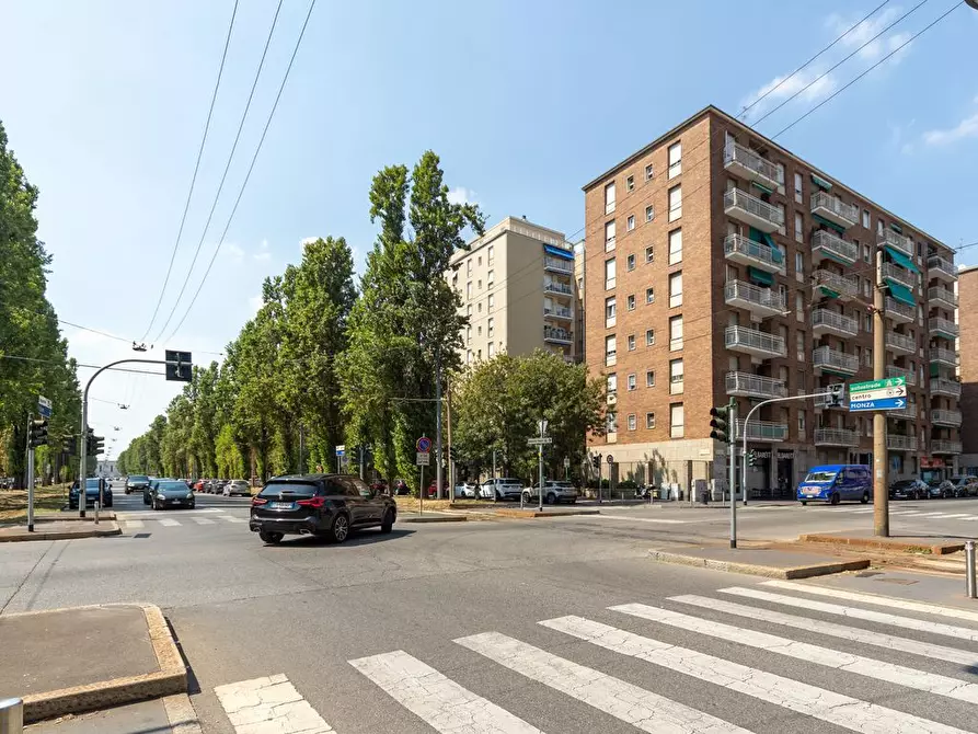 Immagine 34 di Appartamento in vendita  in Viale SUZZANI, 17 a Milano