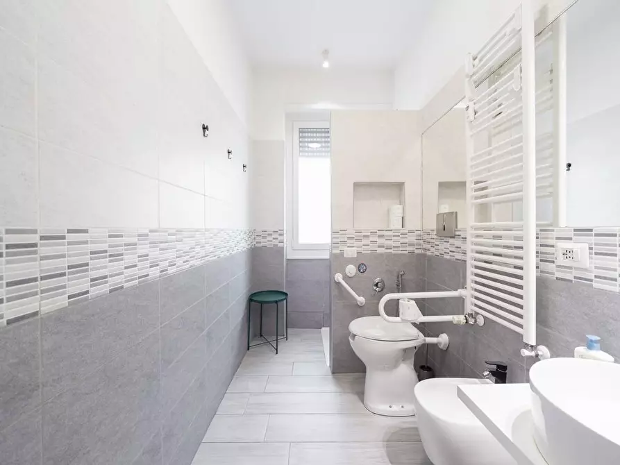 Immagine 25 di Appartamento in vendita  in Viale SUZZANI, 17 a Milano