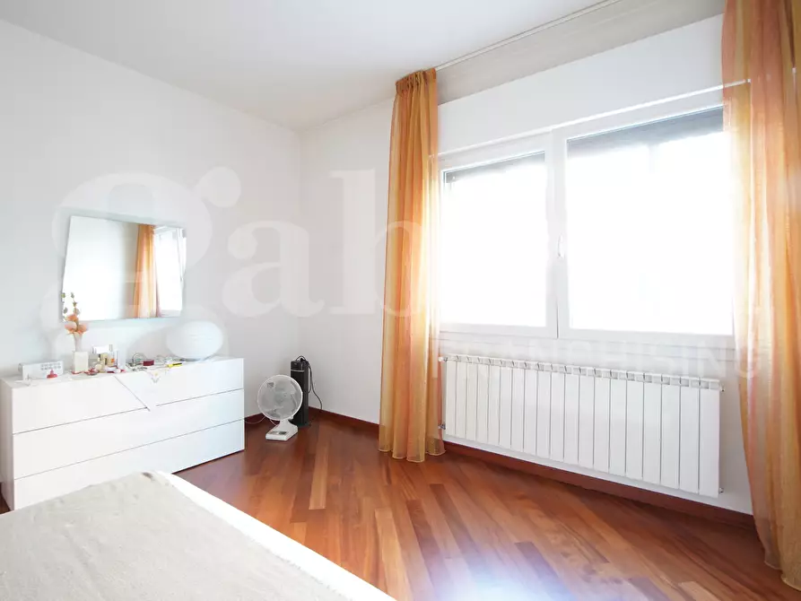 Immagine 11 di Appartamento in vendita  in Via Vallon, . a Venezia