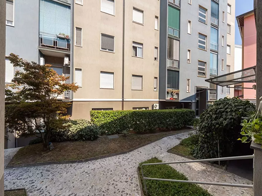 Immagine 36 di Appartamento in vendita  in Via MONTE ROTONDO, 3 a Milano