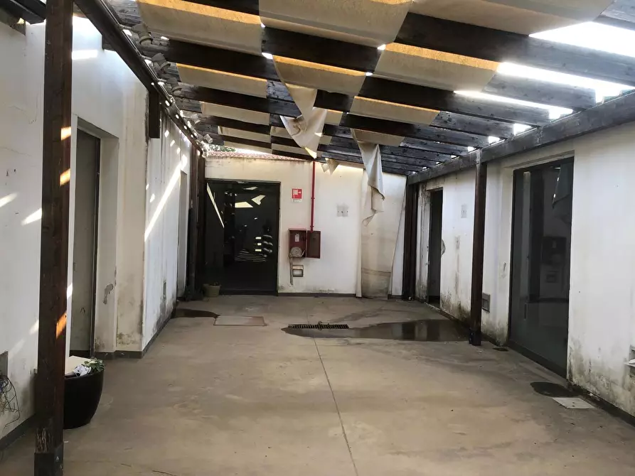 Immagine 11 di Magazzino in vendita  in Via Fondo Caminneci, 5 a Palermo