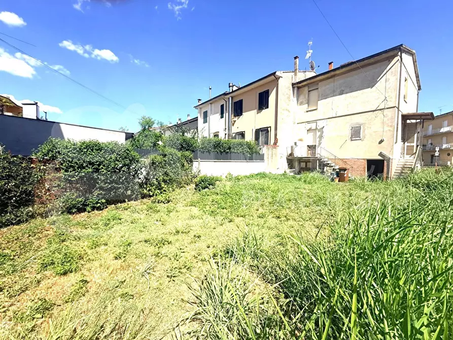 Immagine 2 di Casa indipendente in vendita  in Viale GIACOMO MATTEOTTI a Capraia E Limite