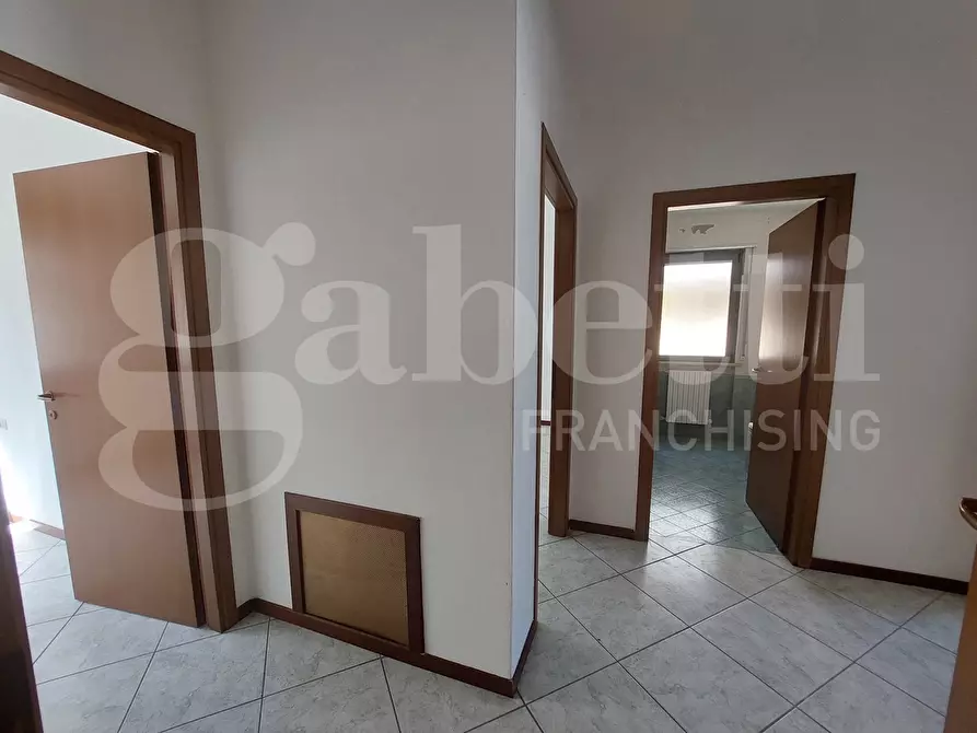 Immagine 12 di Palazzo in vendita  in Via Cesare Battisti, 163 a Alba Adriatica
