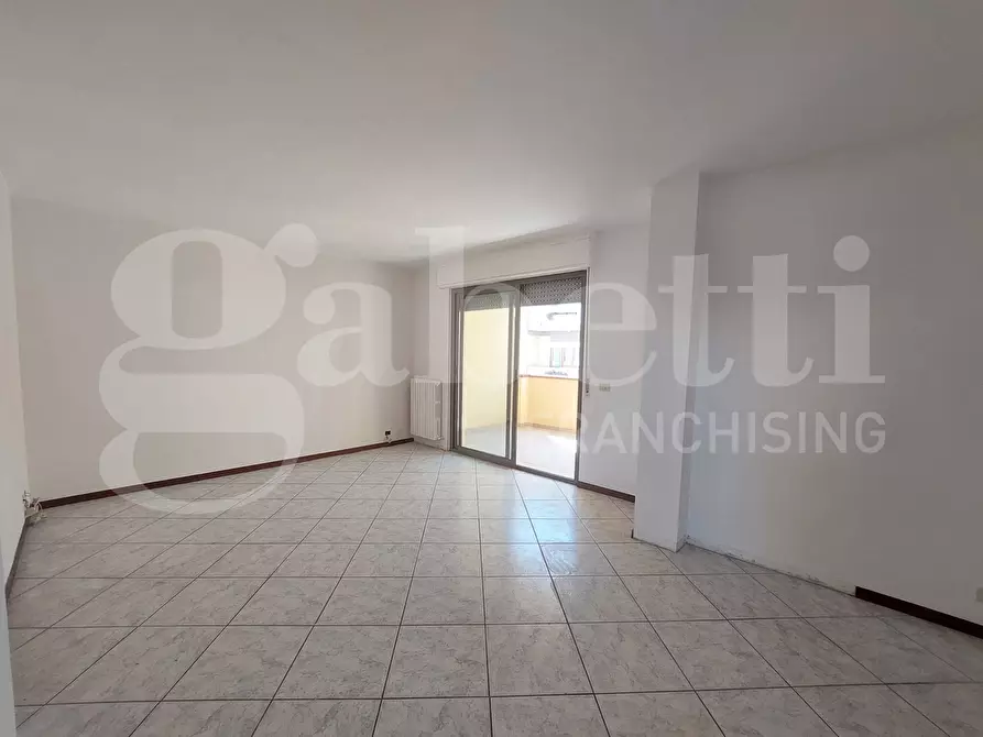 Immagine 2 di Palazzo in vendita  in Via Cesare Battisti, 163 a Alba Adriatica