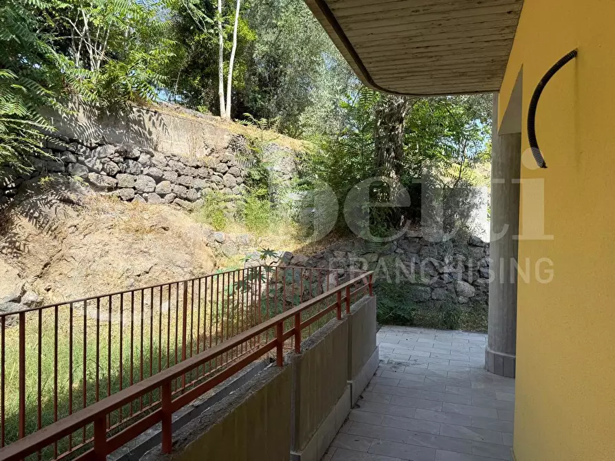 Immagine 12 di Villa in vendita  in Via Galatea, 17 a Aci Catena