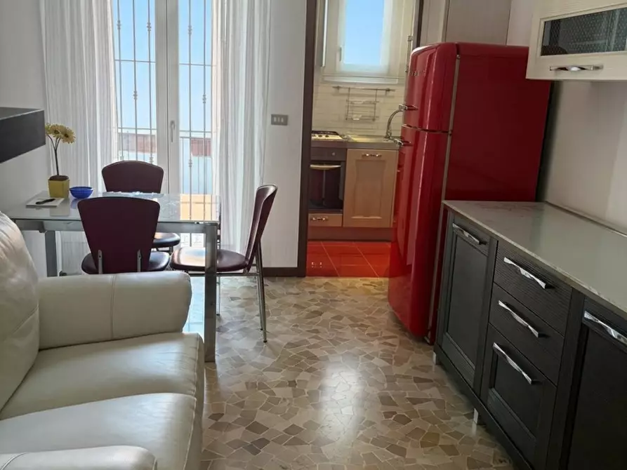 Immagine 1 di Appartamento in affitto  in Via COSTANZA a Milano