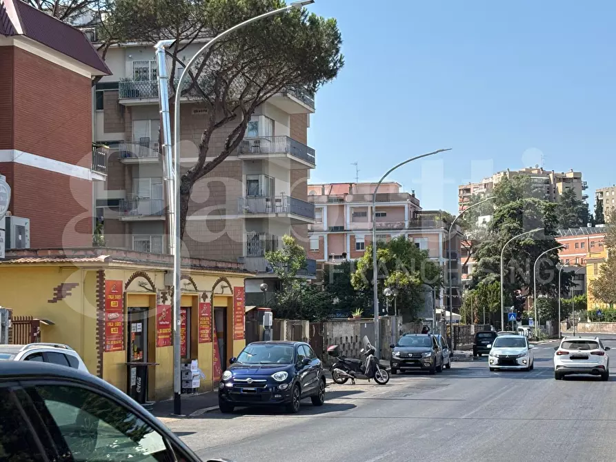 Immagine 6 di Attività commerciale in vendita  in Via della Pisana, 317 a Roma