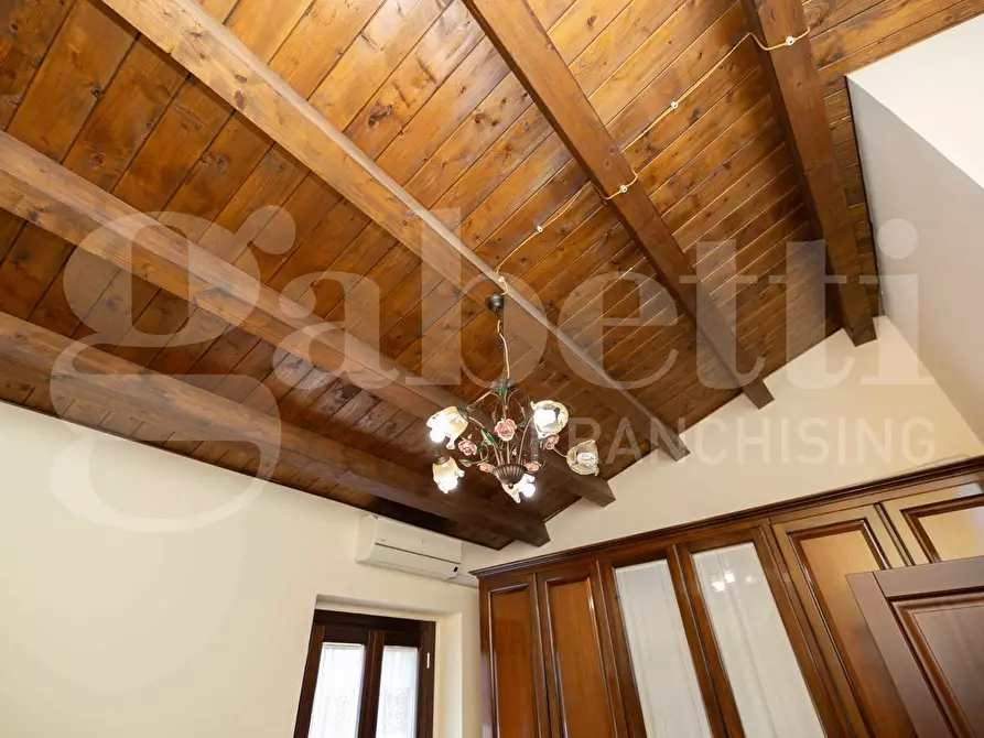 Immagine 23 di Villa in vendita  in Via Livatino, 18 a Ragusa