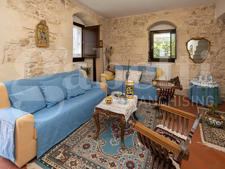 Immagine 9 di Villa in vendita  in Via Livatino, 18 a Ragusa