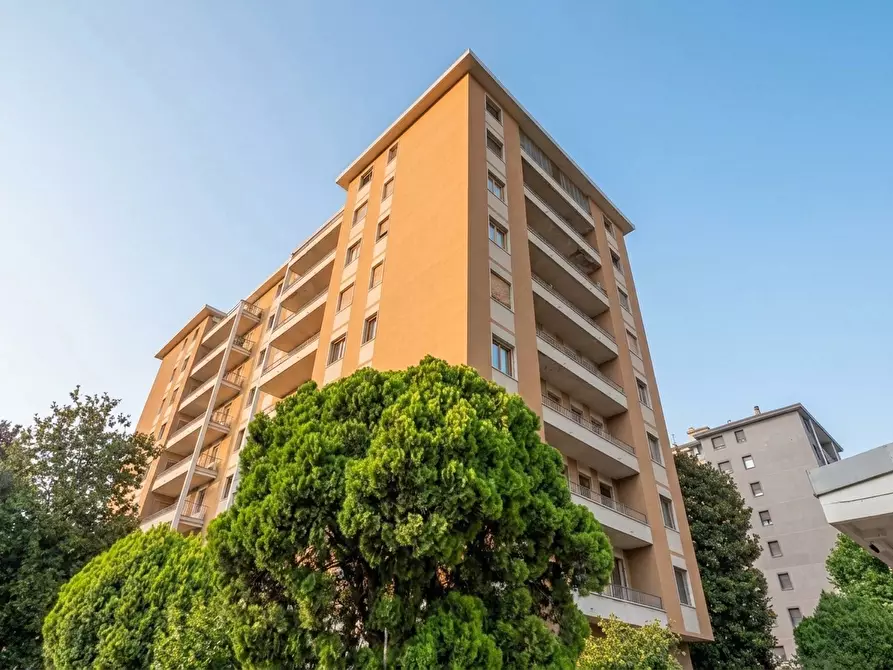 Immagine 29 di Appartamento in vendita  in Via GIAMBELLINO a Milano