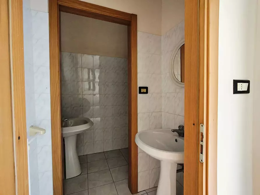 Immagine 6 di Laboratorio in affitto  in Via GERVASIO a San Severo