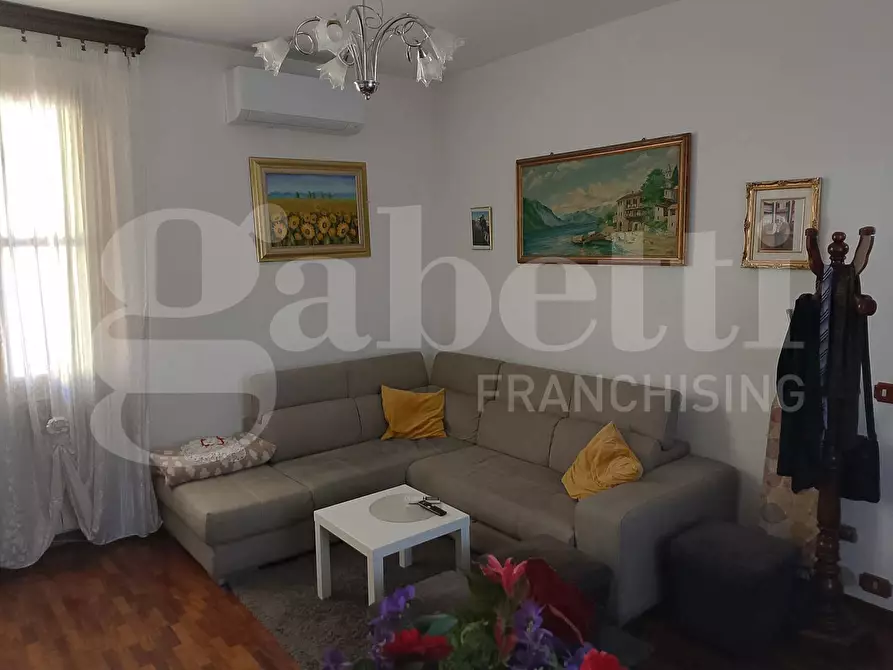 Immagine 3 di Casa bifamiliare in vendita  in Via vanini a Reggio Nell'emilia