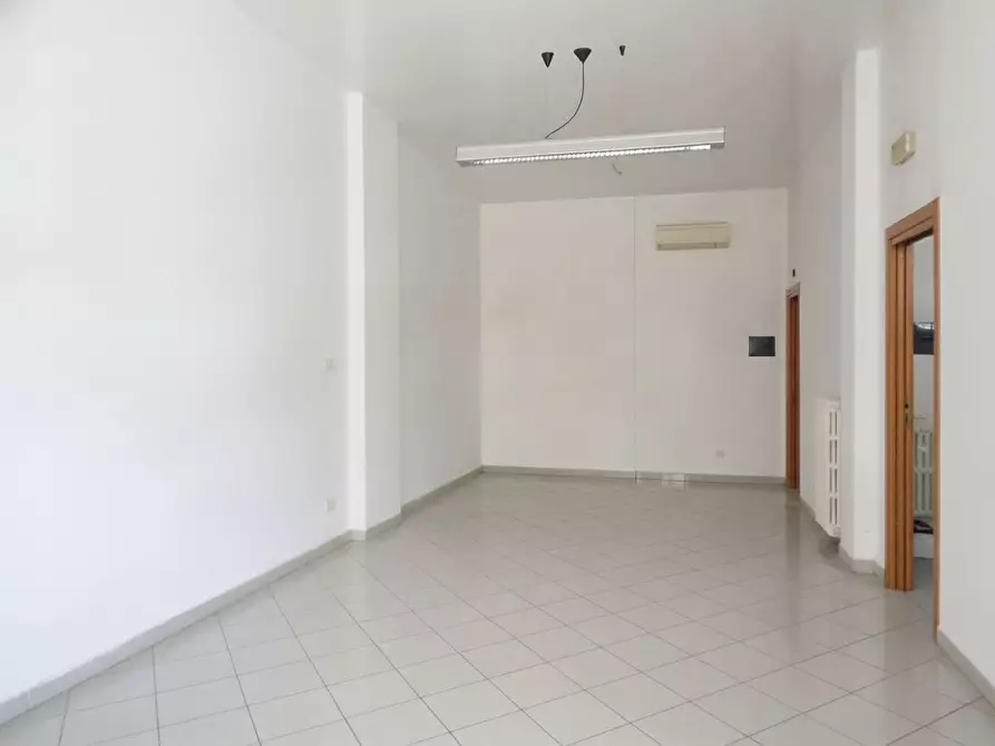 Immagine 4 di Ufficio in vendita  in Via dei mille, 41 a Cervia