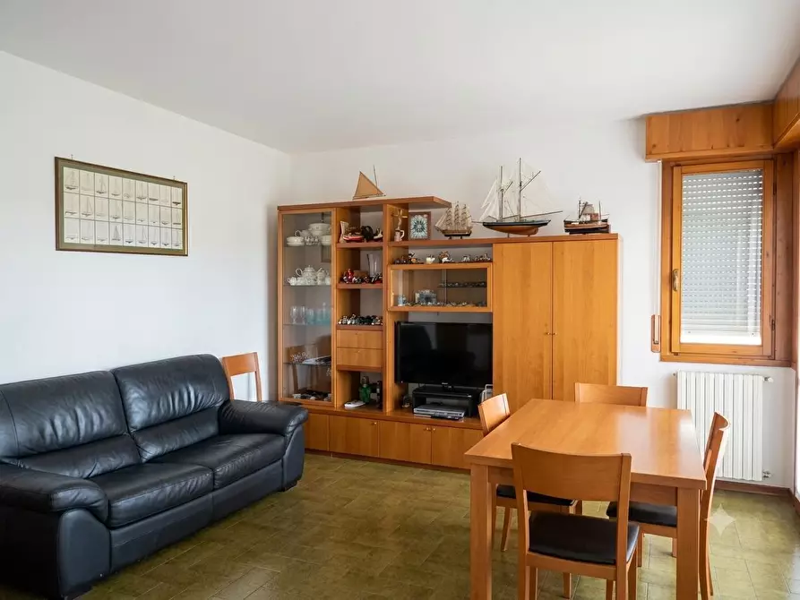 Immagine 3 di Villetta a schiera in vendita  in Via varese a Cervia