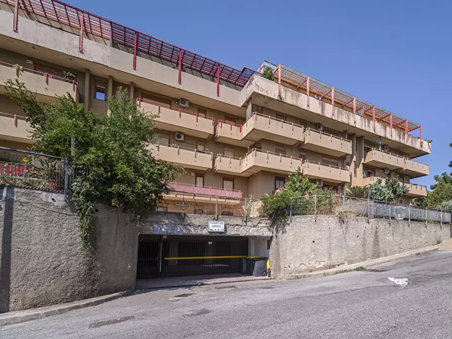 Immagine 41 di Appartamento in vendita  in Via Carrubbara, 2 a Messina