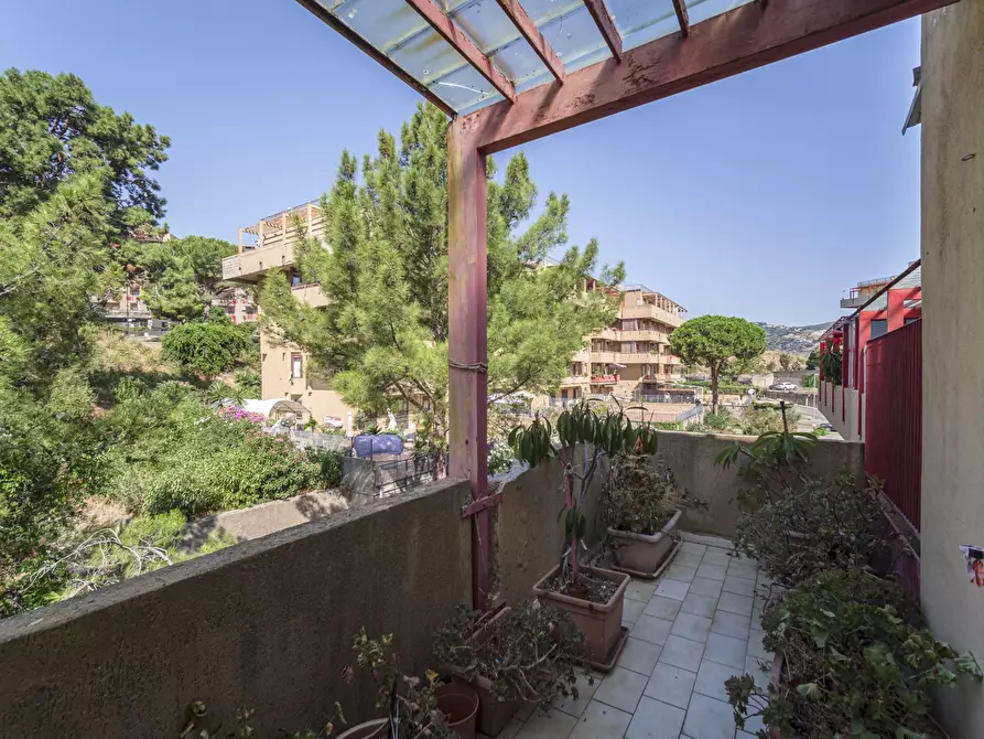 Immagine 11 di Appartamento in vendita  in Via Carrubbara, 2 a Messina