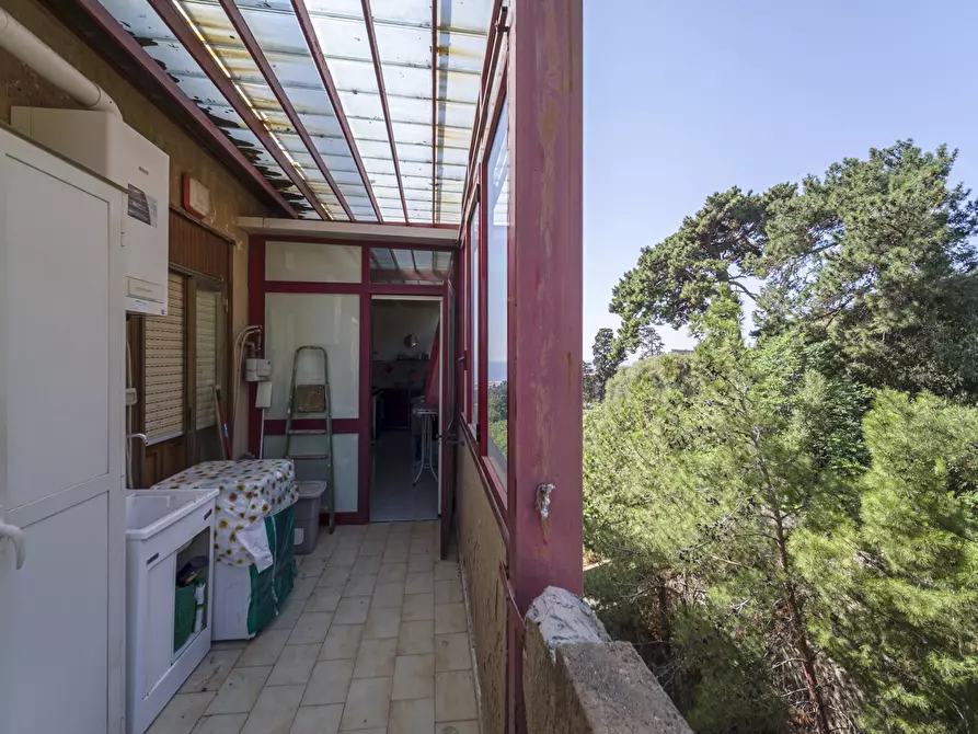 Immagine 19 di Appartamento in vendita  in Via Carrubbara, 2 a Messina
