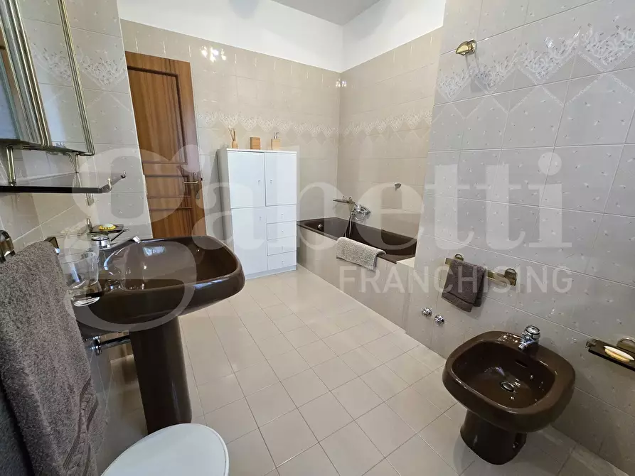 Immagine 25 di Villa in vendita  in Via della Cona, 20 a Sant'omero