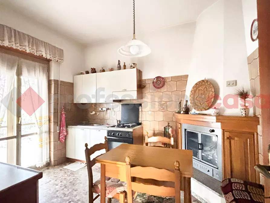 Immagine 5 di Appartamento in vendita  in Via san Benedetto, 3 a Torre Cajetani