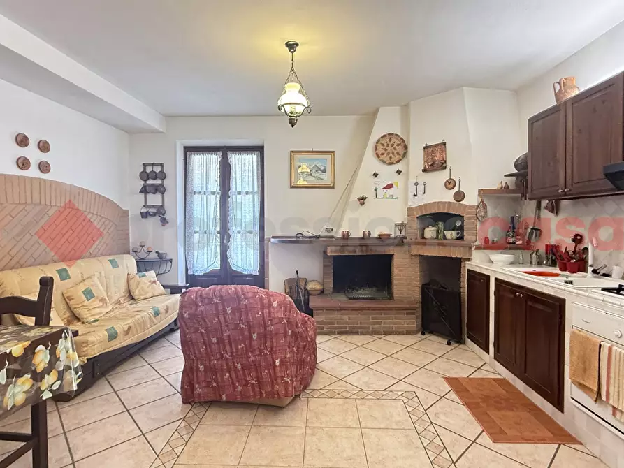 Immagine 1 di Appartamento in vendita  in Strada Vicinale Casette, 03010 a Fumone