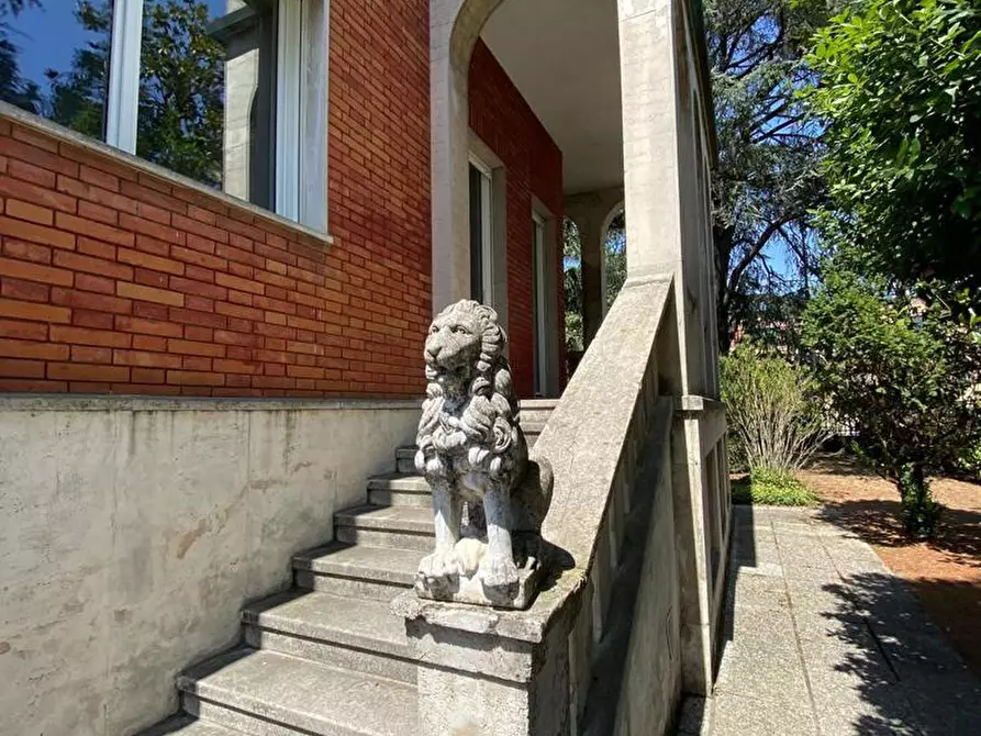 Immagine 19 di Villa in vendita  in Viale della Repubblica, 9 a Russi