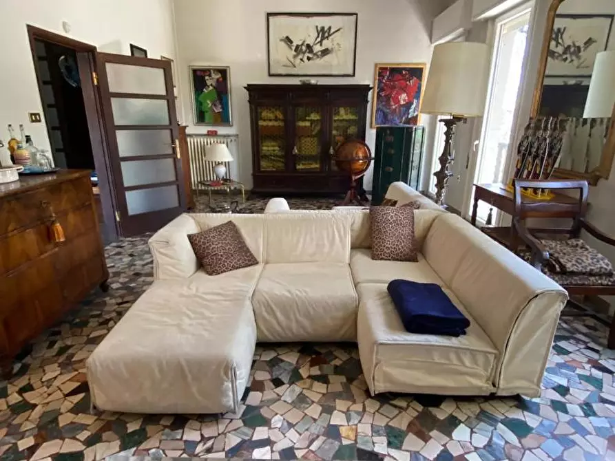 Immagine 15 di Villa in vendita  in Viale della Repubblica, 9 a Russi