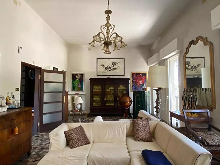 Immagine 14 di Villa in vendita  in Viale della Repubblica, 9 a Russi
