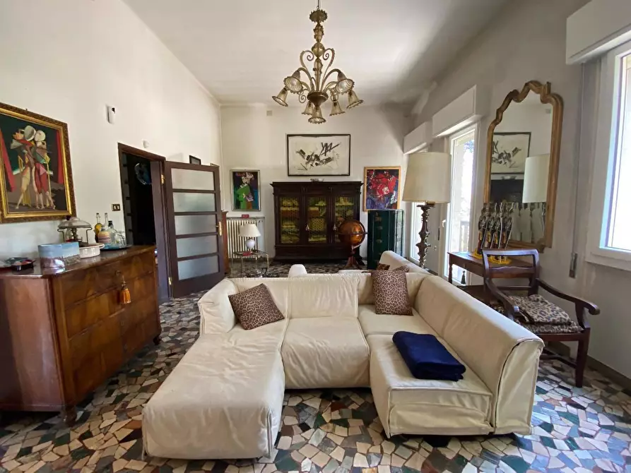 Immagine 12 di Villa in vendita  in Viale della Repubblica, 9 a Russi