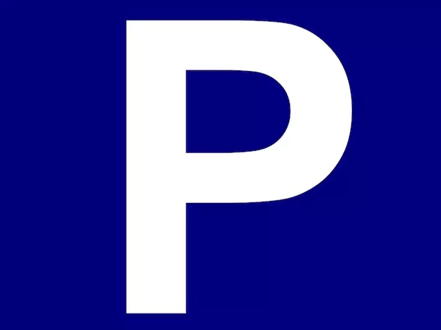 Immagine 1 di Magazzino in vendita  in Via Lorenzo Perosi, 4, 31100 Treviso TV, Italia a Treviso