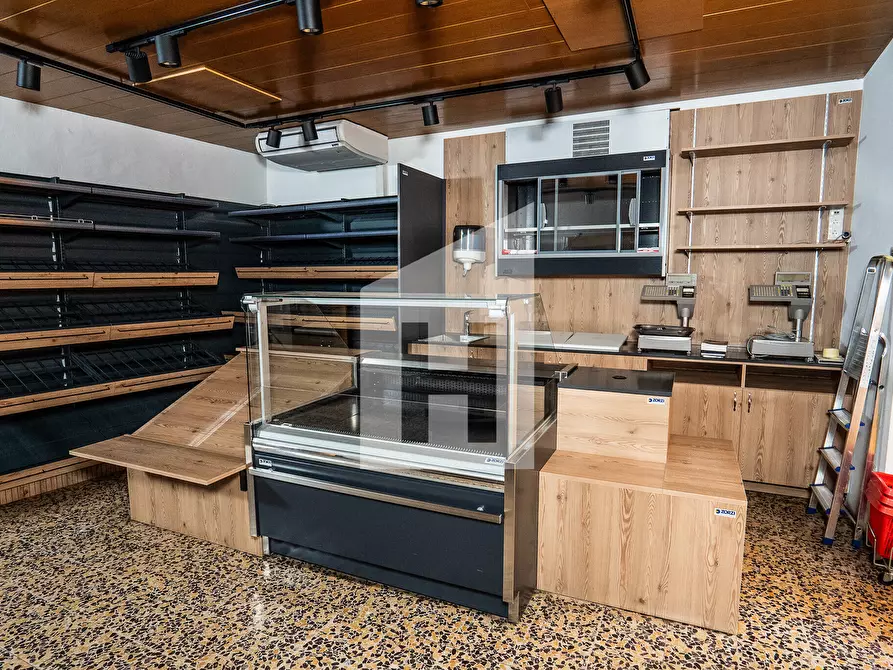 Immagine 2 di Attività commerciale in affitto  a Appiano Sulla Strada Del Vino .Eppan An Der.